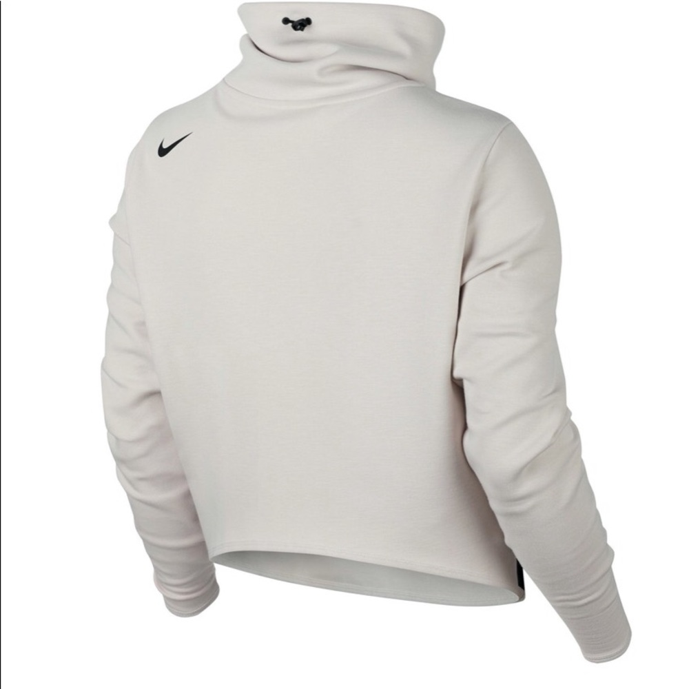 Nike women’s thermal pullover training top